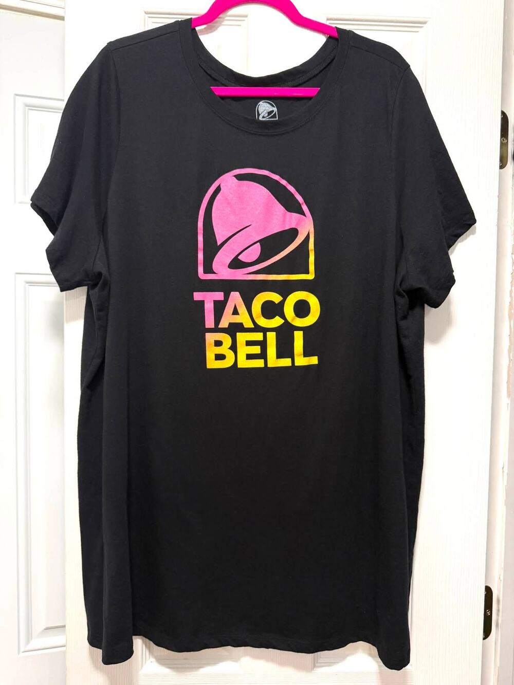 Torrid 4 (4X 26) Taco Bell Ombre Logo Graphic Novelty T Shirt Tee Shirt‎